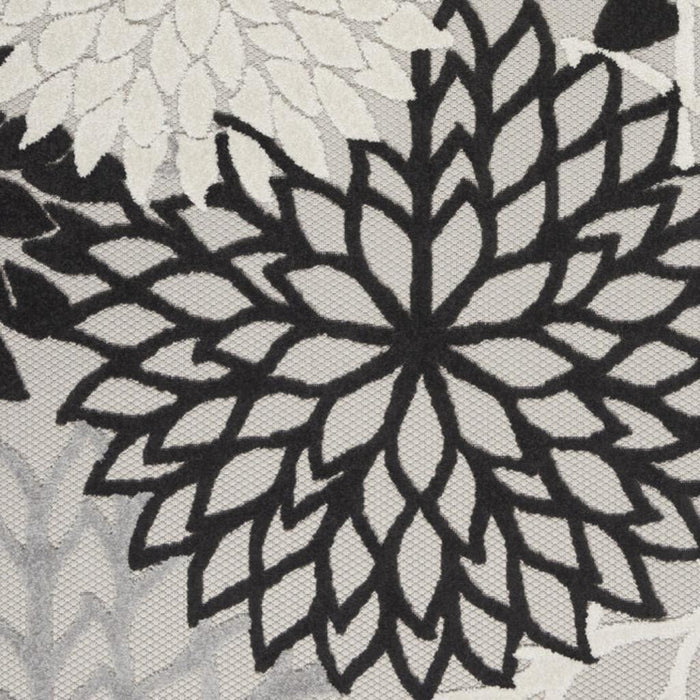 4' X 6' Black And White Indoor Outdoor Area Rug