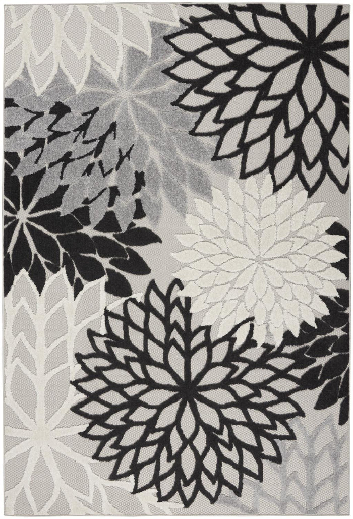 4' X 6' Black And White Indoor Outdoor Area Rug