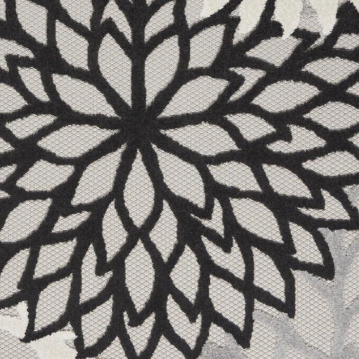 6' X 9' Black And White Indoor Outdoor Area Rug