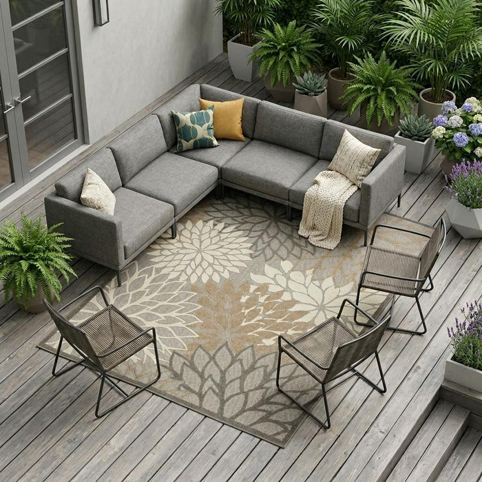 7' X 10' Gray And Ivory Indoor Outdoor Area Rug