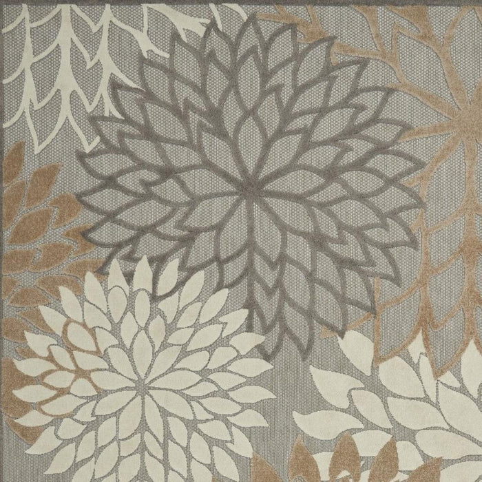 7' X 10' Gray And Ivory Indoor Outdoor Area Rug