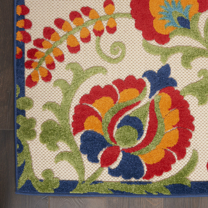 7' X 10' Green And Ivory Indoor Outdoor Area Rug