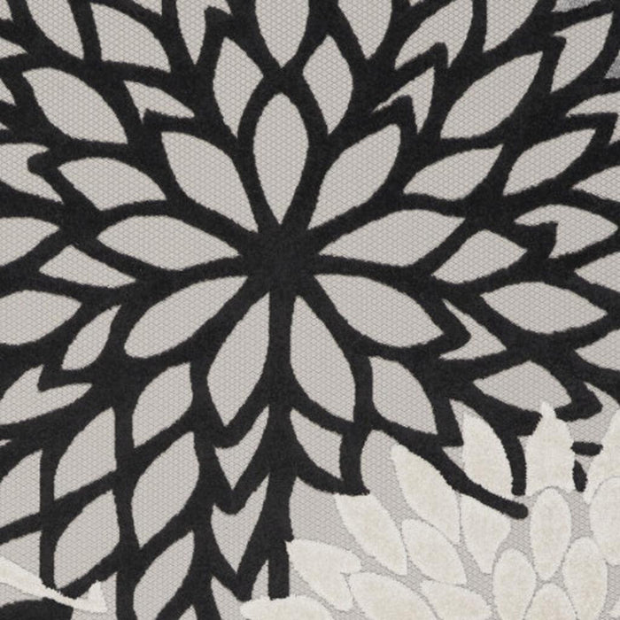 8' X 11' Black And White Indoor Outdoor Area Rug