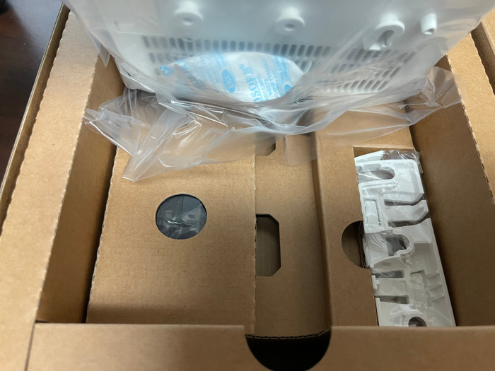 Old Stock Arista AP-C200P Dual Radio Access Point  - 2x2 2.4GHz Wi-Fi 6 WAP