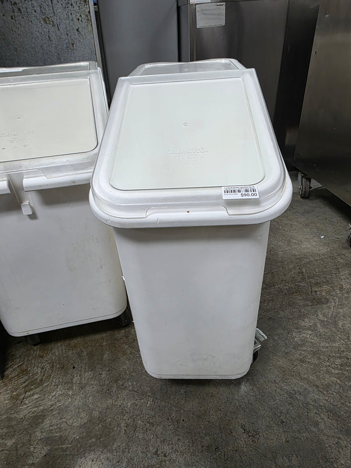 Cambro® Mobile Ingredient Bin W/ Lid, 29-1/2"L x 13"W x 28"H, White - BB