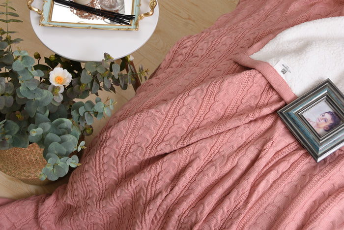 Double-layer knitted sheepskin blanket on the back
