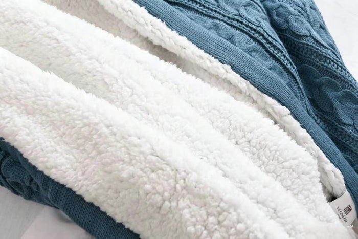 Double-layer knitted sheepskin blanket on the back