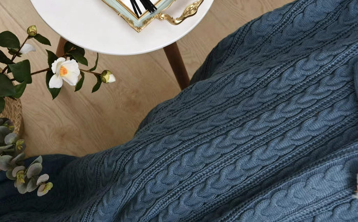 Double-layer knitted sheepskin blanket on the back