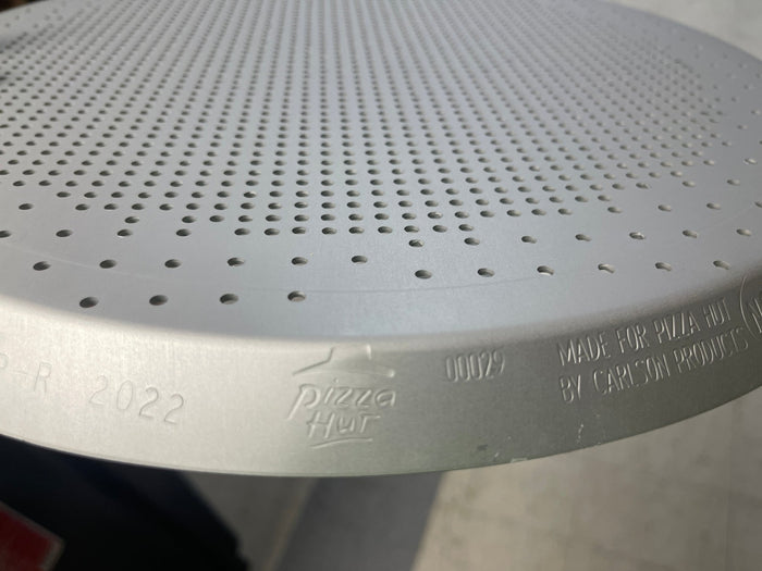 New 15" Carlson Large Perforated Pizza Hut Pizza Pan - Falcon Restaurant Supply - 3