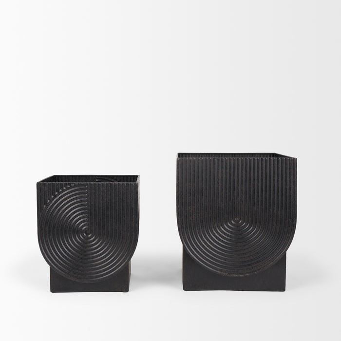 Set of Two Black Metal 20 Ounce Pot Planters
