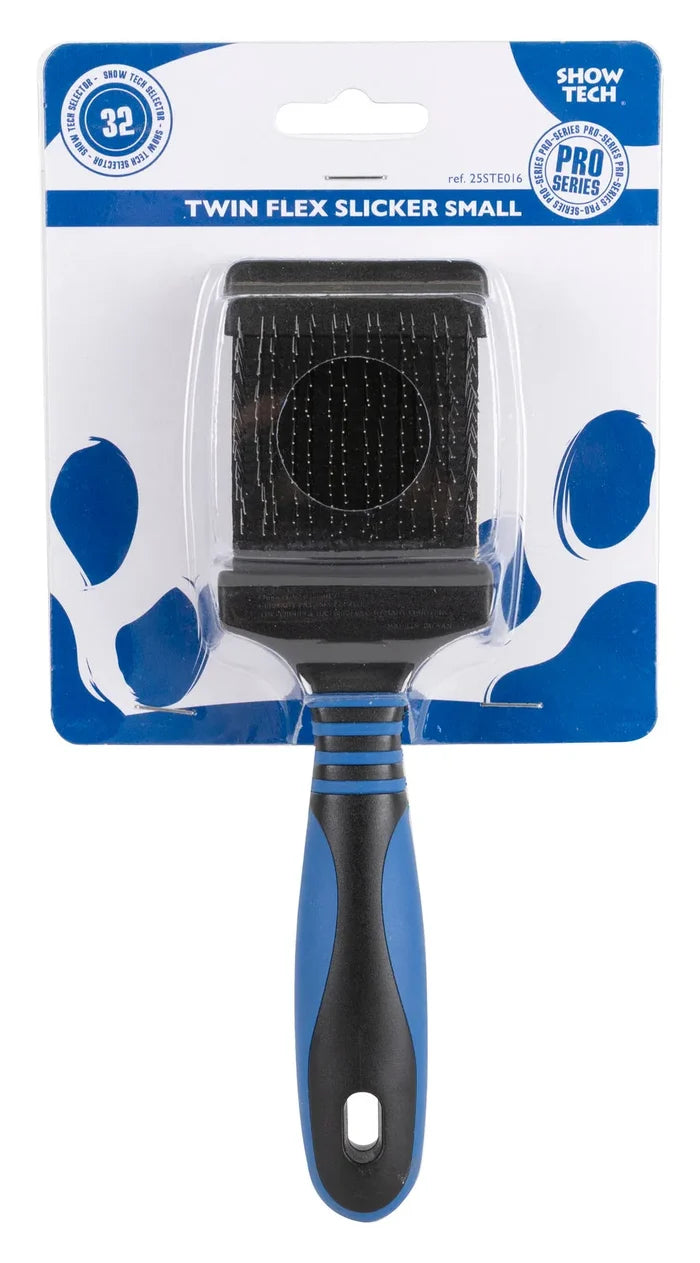 Front of the Show Tech Twin Flex Slicker Small packaging in blister pack