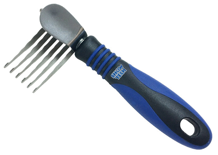 Show Tech 6-blade de-matting comb with blue and black ergonomic handle, angled view