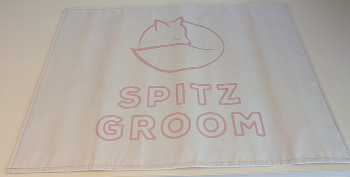 White Spitz Groom grooming mat with pink fox logo