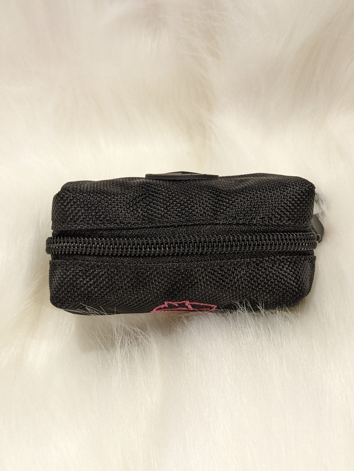 Black Spitz Groom poo bag holder pouch, closed with zipper visible