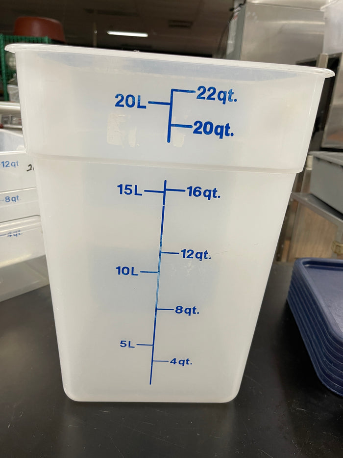 Used Cambro CamSquares 22 Qt. White Square Polyethylene Food Storage Container - TH3