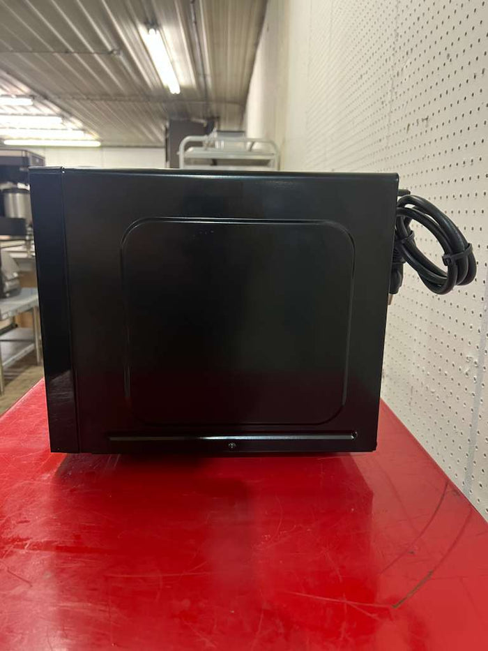 Used Emerson MW9255B Touch Control Microwave Oven 900W 0.9 Cu Ft - TH1 - Falcon Restaurant Supply - 4