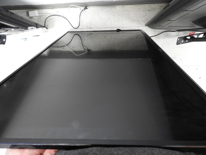 Used Hitachi 43R80 43" 4K Ultra HD LCD TV with Wall Mount - Falcon Restaurant Supply - 2