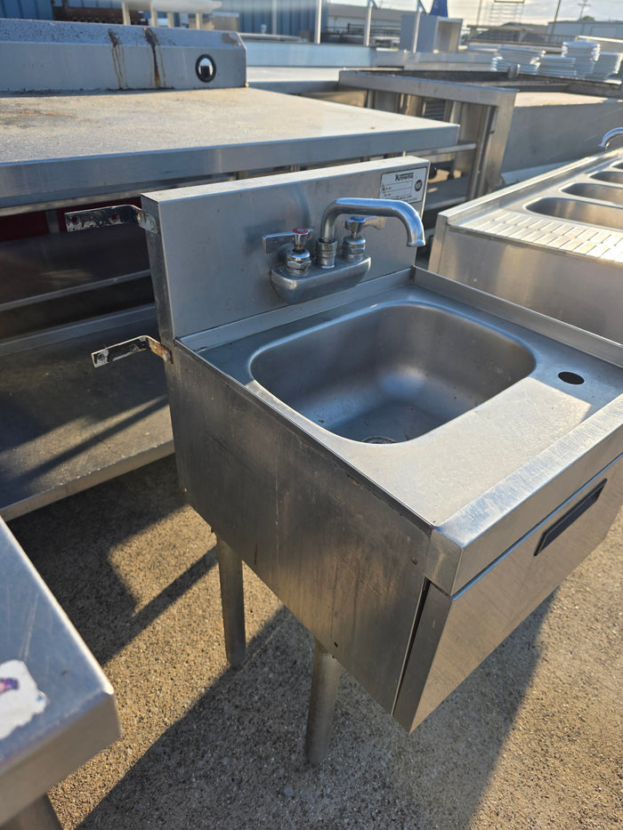 Used Krowne 18"X 19"X 30" 1 Compartment Sink with Faucet - SS361