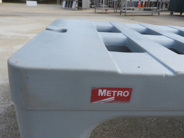 Used Metro HP2248PDMB 48" x 22" x 12" Bow Tie Dunnage Rack 3000lb - Falcon Restaurant Supply - 3