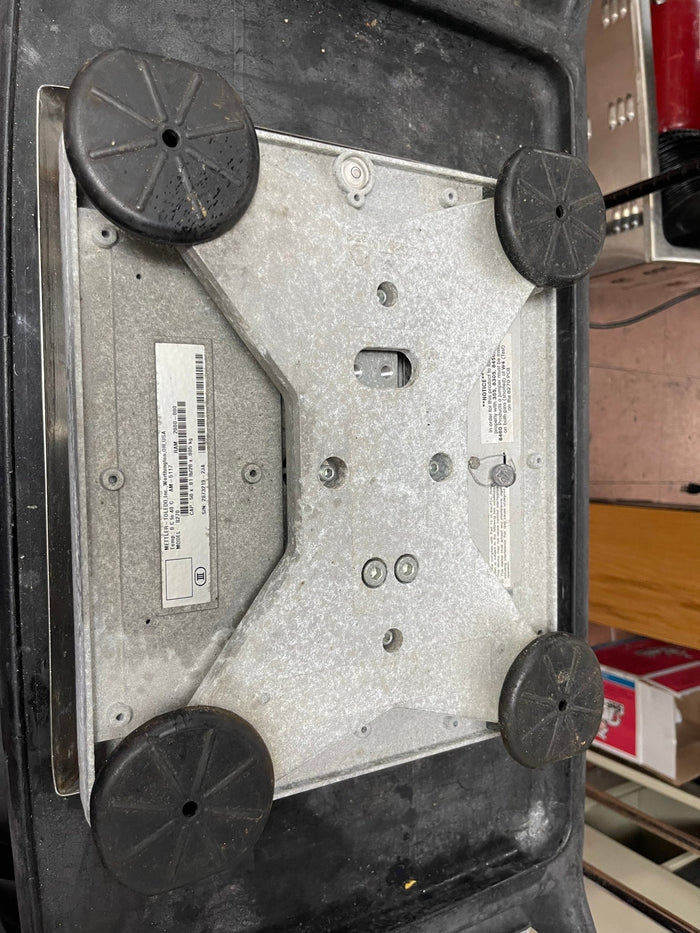 Used Mettler Toledo 8270 Commercial Counter Weighing Scale - 50lbs - Falcon Restaurant Supply - 3