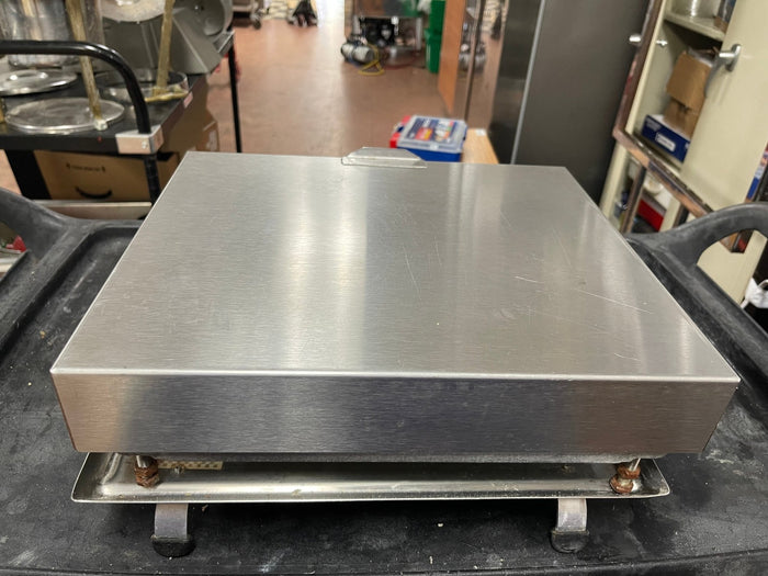 Used Mettler Toledo 8270 Commercial Counter Weighing Scale - 50lbs - Falcon Restaurant Supply - 4
