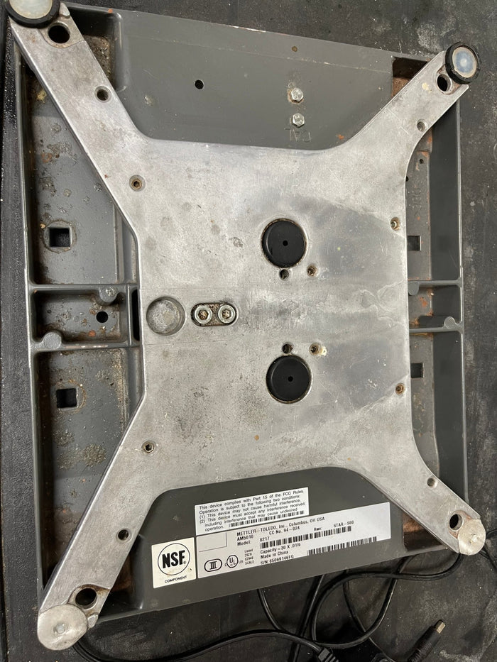 Used Mettler Toledo AM5010 30lb x 0.01lb POS Checkout Bench Scale - Falcon Restaurant Supply - 3