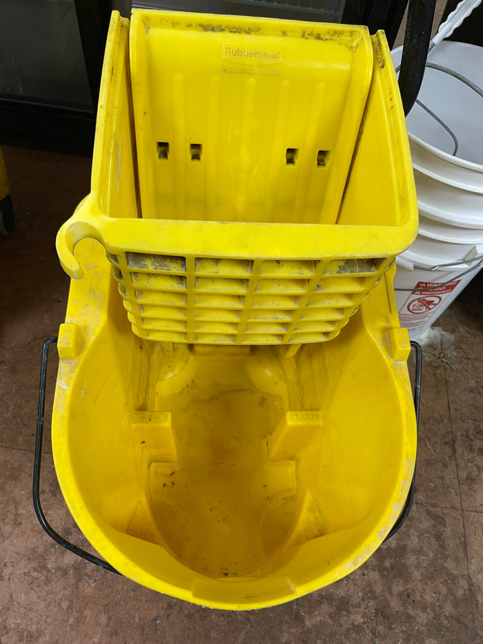 Used Rubbermaid WaveBrake 35 Qt Side-Press Mop Bucket & Wringer Combo on Wheels